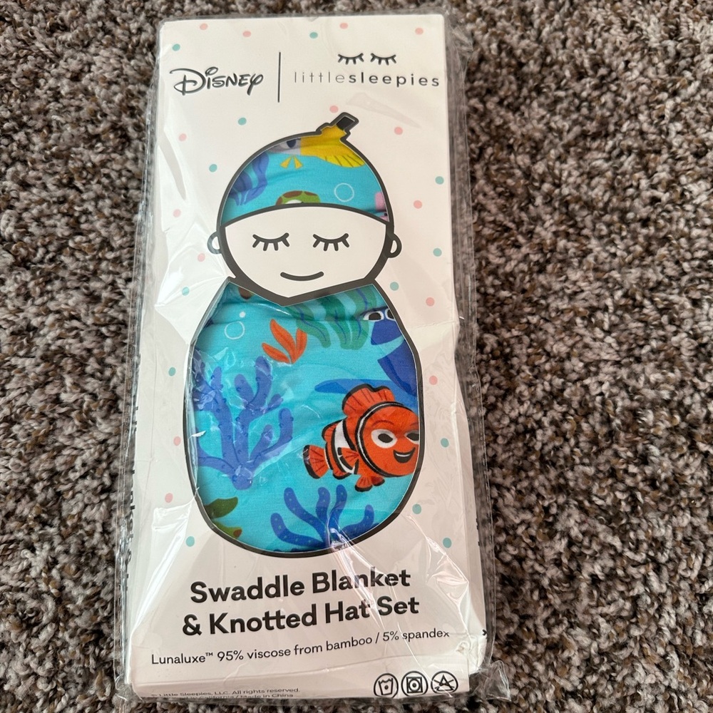 Little Sleepies Finding Nemo Swaddle Set
